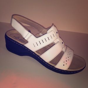 Clark’s Collection Lexi Qwin Sandal**New